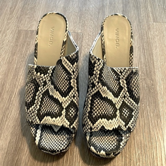Vince Women’s Clog Wyatt Platform Mule Size 8 Animal Print Bohemian Luxury - Picture 2 of 12